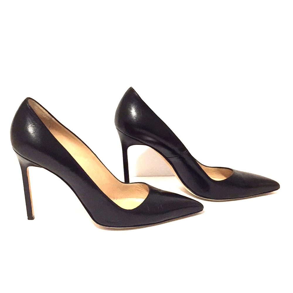 Manolo Blahnik Black Leather Stilettos!